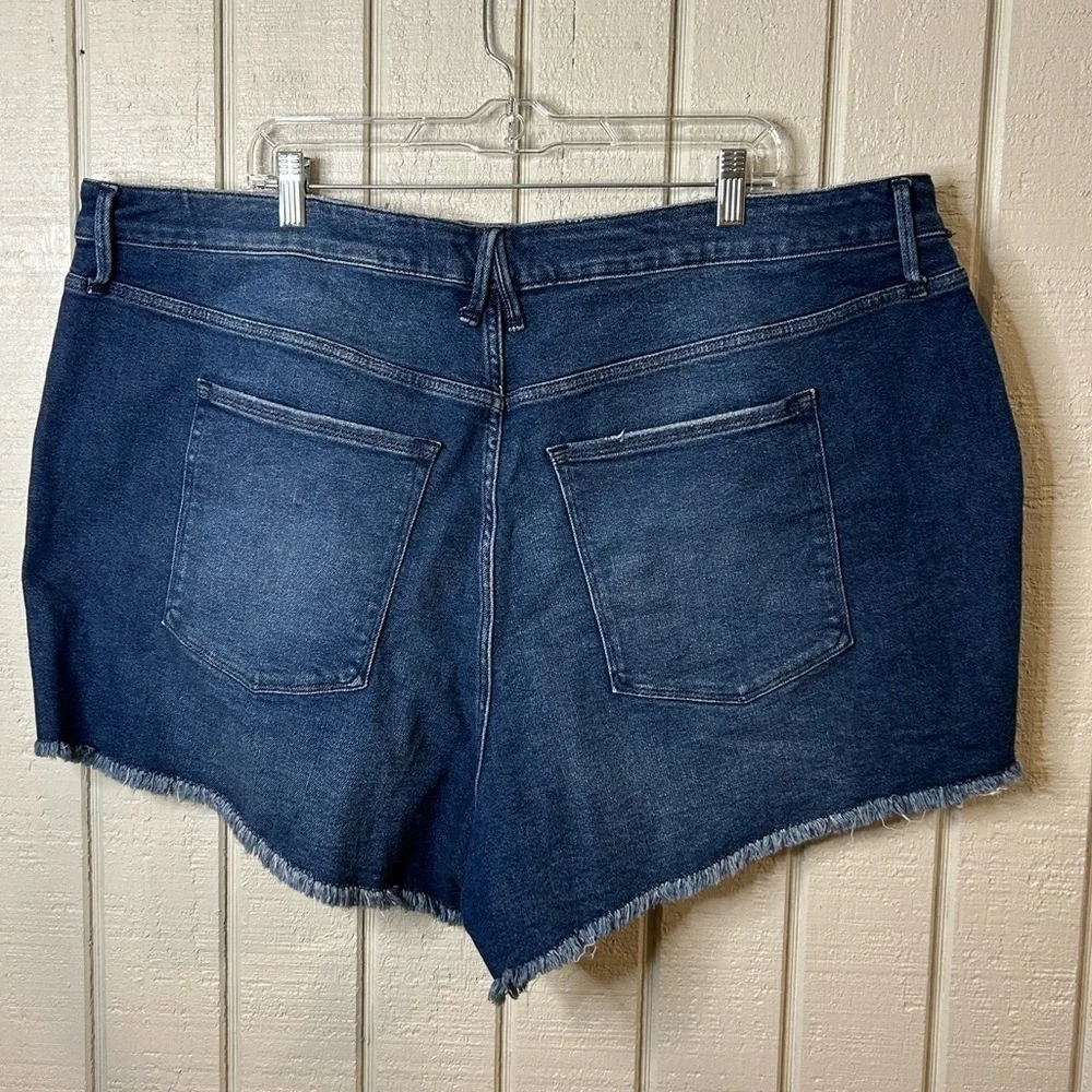 Good American Side Pocket Cutoff Shorts, size 24.